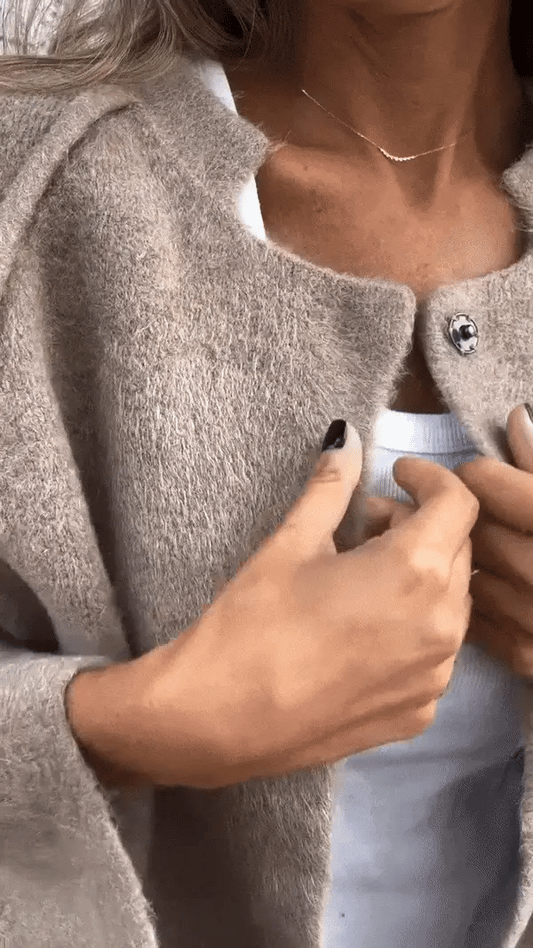 Eliane Coat | Essential Elegance Short, Light and Comfortable